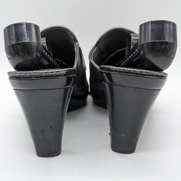 Stuart Weitzman black snakeskin pattern mule slip on heel 9.5 - Picture 5 of 12